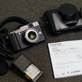 フジフイルム(富士フイルム)の FUJIFILM X20 BLACK(コンパクトデジタルカメラ)