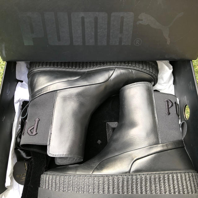 入手困難　PUMA FENTY ブーツ　by Rihanna