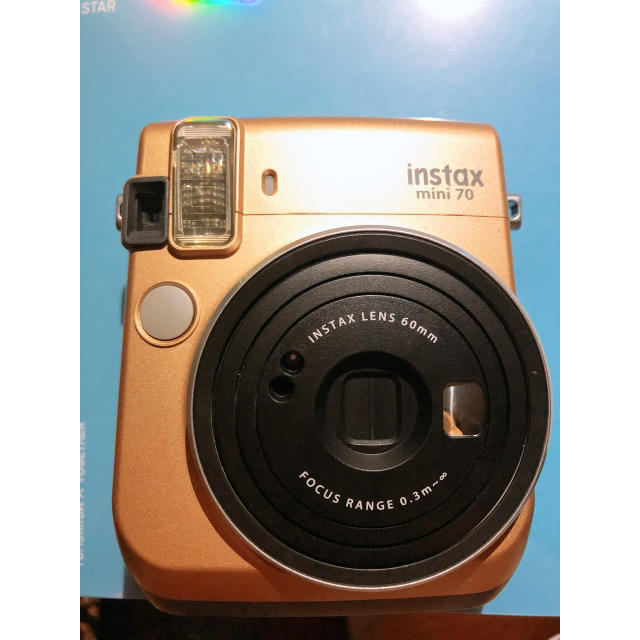富士フイルム(フジフイルム)のチェキ instax mini 70 ゴールド スマホ/家電/カメラのカメラ(フィルムカメラ)の商品写真