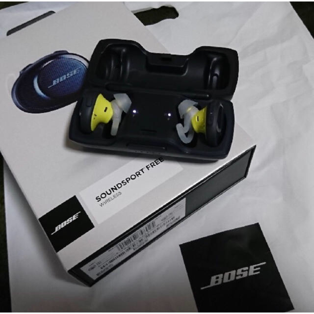 BOSE(ボーズ)のBose SoundSport Free wireless headphones スマホ/家電/カメラのオーディオ機器(ヘッドフォン/イヤフォン)の商品写真