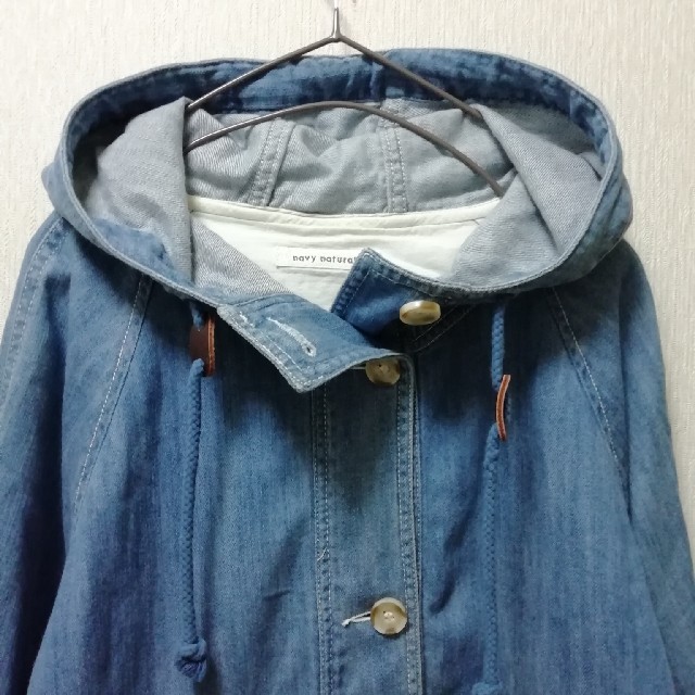 navy natural(ネイビーナチュラル)のnavy naturalデニム素材フード付きジャケット レディースのジャケット/アウター(Gジャン/デニムジャケット)の商品写真