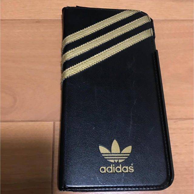 adidas(アディダス)のiphone6 plus○ iphone7 plus△ 手帳型ケース 難アリ スマホ/家電/カメラのスマホアクセサリー(iPhoneケース)の商品写真