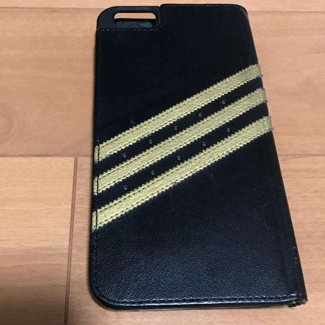 adidas(アディダス)のiphone6 plus○ iphone7 plus△ 手帳型ケース 難アリ スマホ/家電/カメラのスマホアクセサリー(iPhoneケース)の商品写真