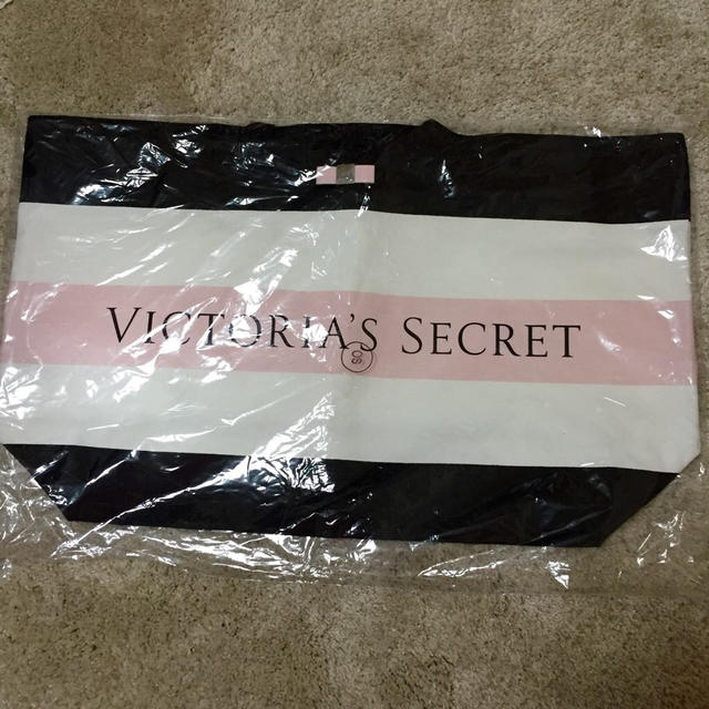 Victoria's Secret(ヴィクトリアズシークレット)のVictoria'sSecret♡バッグ レディースのバッグ(トートバッグ)の商品写真