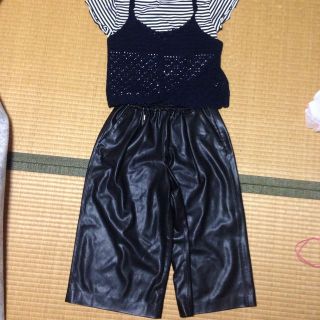 ザラ(ZARA)のレザーガウチョパンツ(クロップドパンツ)