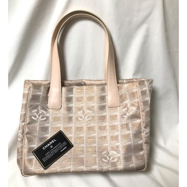 CHANEL(シャネル)の美品★CHANEL レア物！限定 ニュートラベルライン PMサイズ シャネル レディースのバッグ(トートバッグ)の商品写真