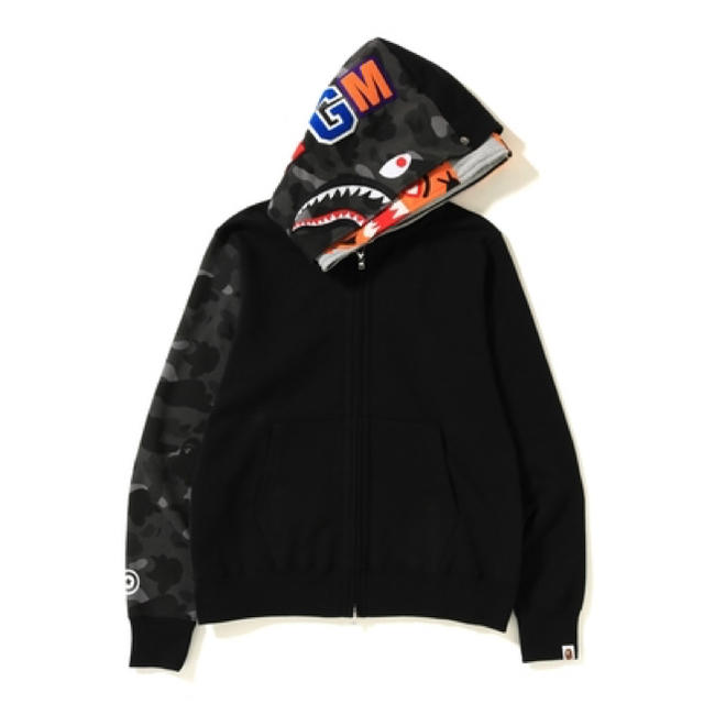 A BATHING APE(アベイシングエイプ)のBAPE COLOR CAMO TIGER SHARK HOODIE メンズのトップス(パーカー)の商品写真