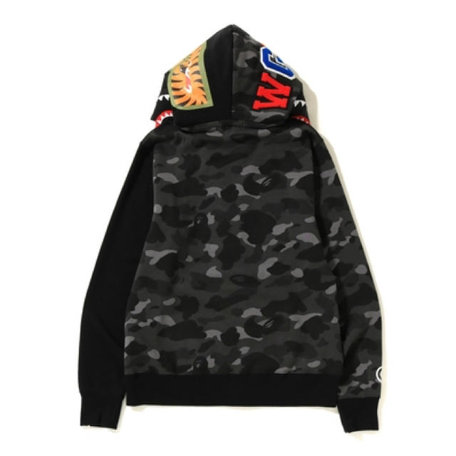 A BATHING APE(アベイシングエイプ)のBAPE COLOR CAMO TIGER SHARK HOODIE メンズのトップス(パーカー)の商品写真