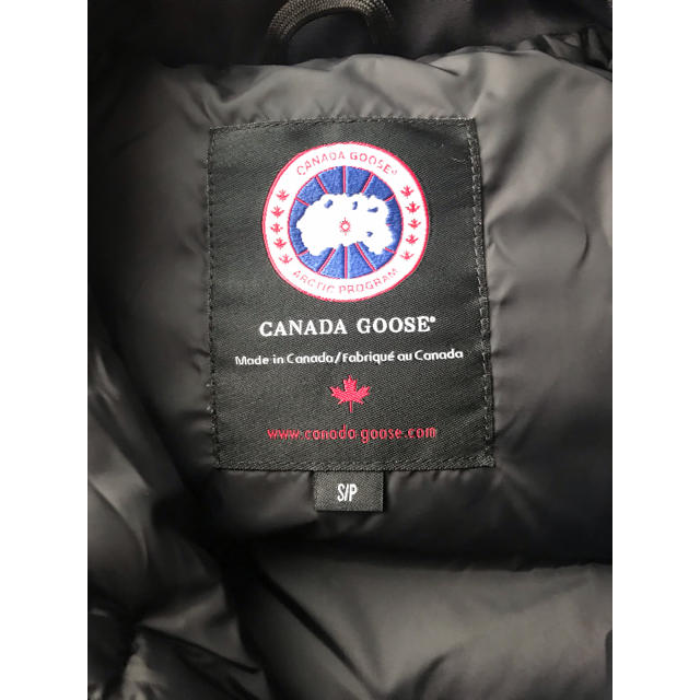 CANADA GOOSE(カナダグース)のカナダグース ダウンベスト　半額以下美品 メンズのジャケット/アウター(ダウンベスト)の商品写真