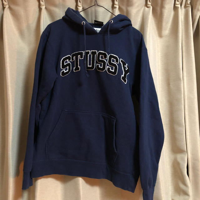 【STUSSY】パーカー