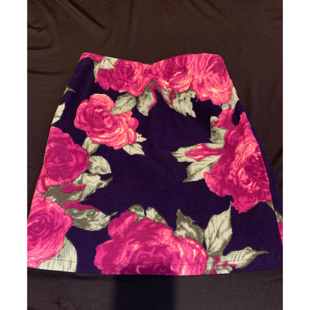 Delyle NOIR(デイライルノアール)のDelyle NOIR花柄スカート レディースのスカート(ミニスカート)の商品写真