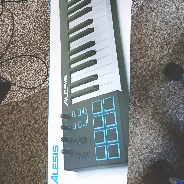 【ORMI様専用】ALESIS v49 楽器のDTM/DAW(MIDIコントローラー)の商品写真