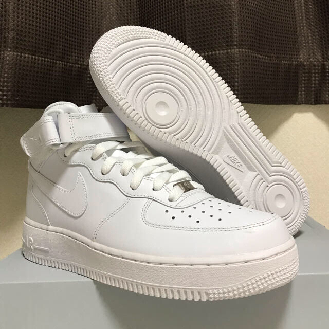 26cm 人気 定番 新品 NIKE AIR FORCE 1 MID 07 白