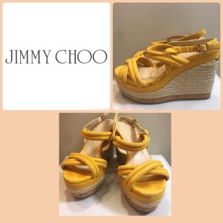 ジミーチュウ(JIMMY CHOO)のジミーチュウ  イエロースエード サンダル(サンダル)