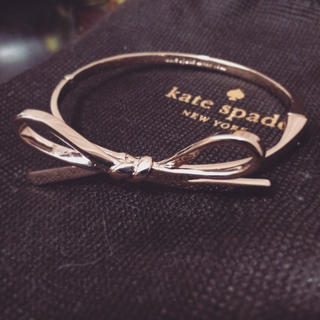 ケイトスペードニューヨーク(kate spade new york)のkate spade リボンバングル(ブレスレット/バングル)