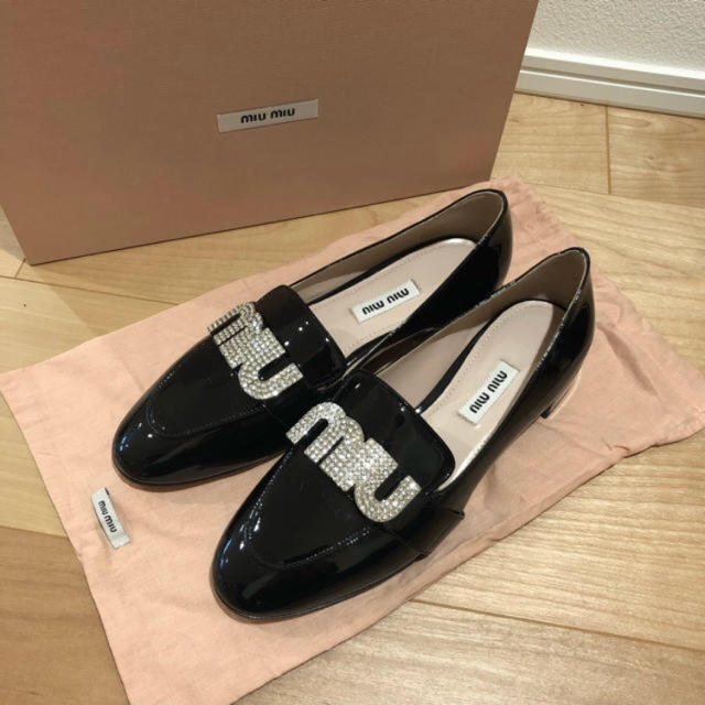 新品❤️ miumiu ロゴシューズ 35