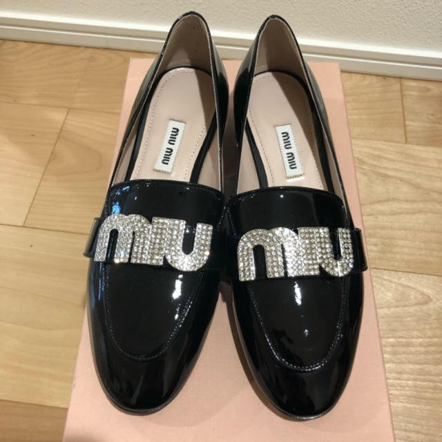 新品❤️ miumiu ロゴシューズ 35