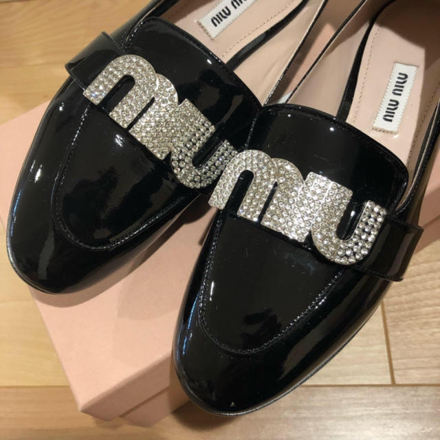 新品❤️ miumiu ロゴシューズ 35