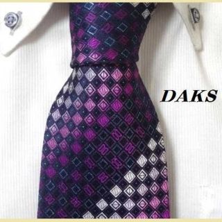 ダックス(DAKS)の美品★ダックス★DAKS★ロゴ＆総柄★高級ネクタイ★【ブルーラメ入り】(ネクタイ)