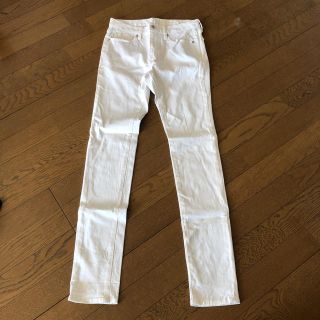 ジーユー(GU)のGU ホワイト パンツ 美品(スキニーパンツ)