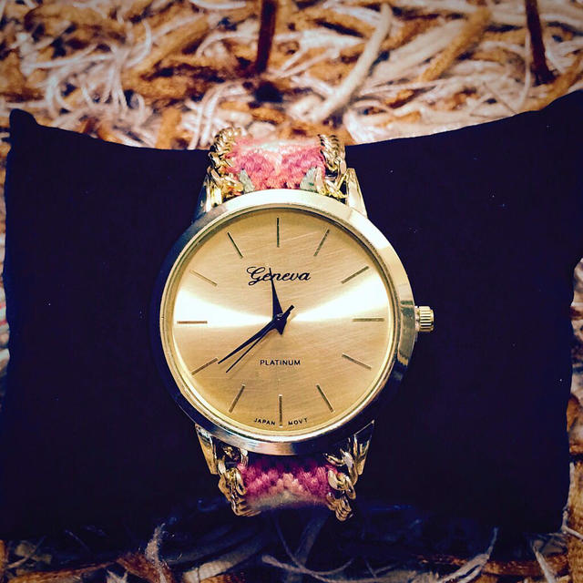 一番人気色！ミサンガウォッチ！ レディースのファッション小物(腕時計)の商品写真