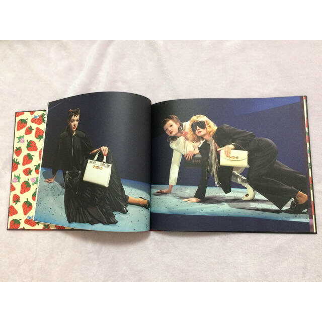 Gucci(グッチ)のGUCCI  最新カタログ 2019 エンタメ/ホビーの雑誌(ファッション)の商品写真