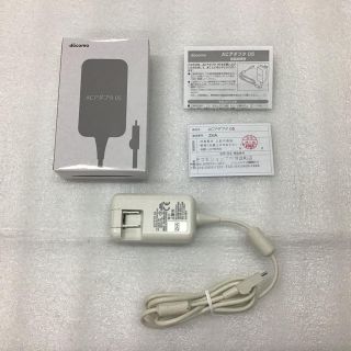 エヌティティドコモ(NTTdocomo)の虹大好き 様専用です。その他の方はご購入できません。ドコモ純正 ACアダプタ05(バッテリー/充電器)