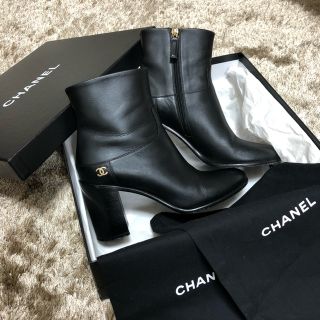 シャネル(CHANEL)の【美品】CHANEL ショートブーツ 正規品(ブーツ)