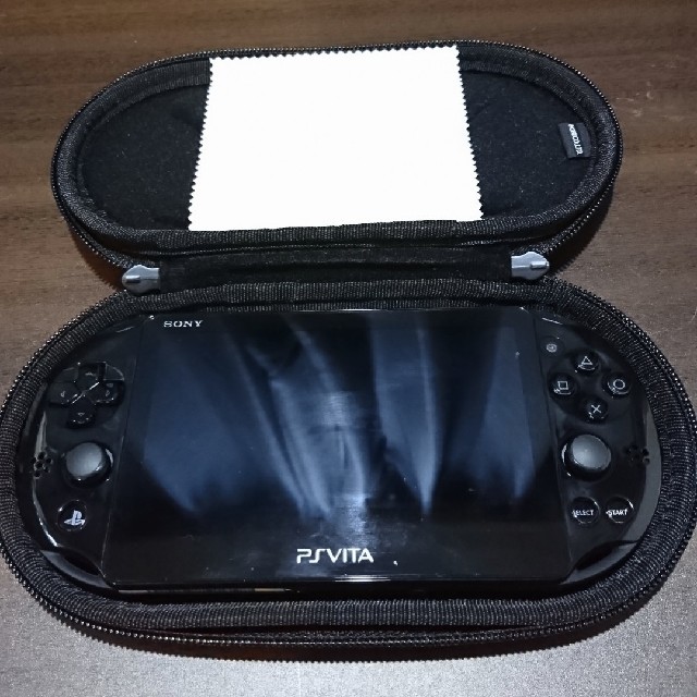 PS Vita Wi-Fiモデル ブラック (PCH-2000ZA11) 1