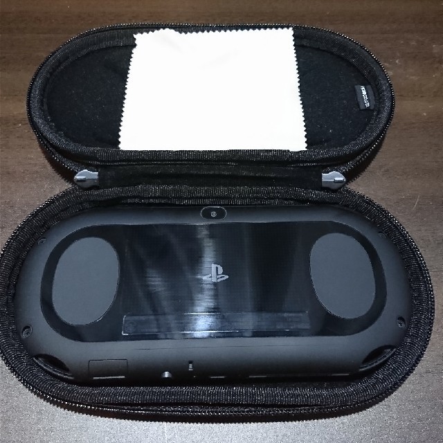 PS Vita Wi-Fiモデル ブラック (PCH-2000ZA11) 2