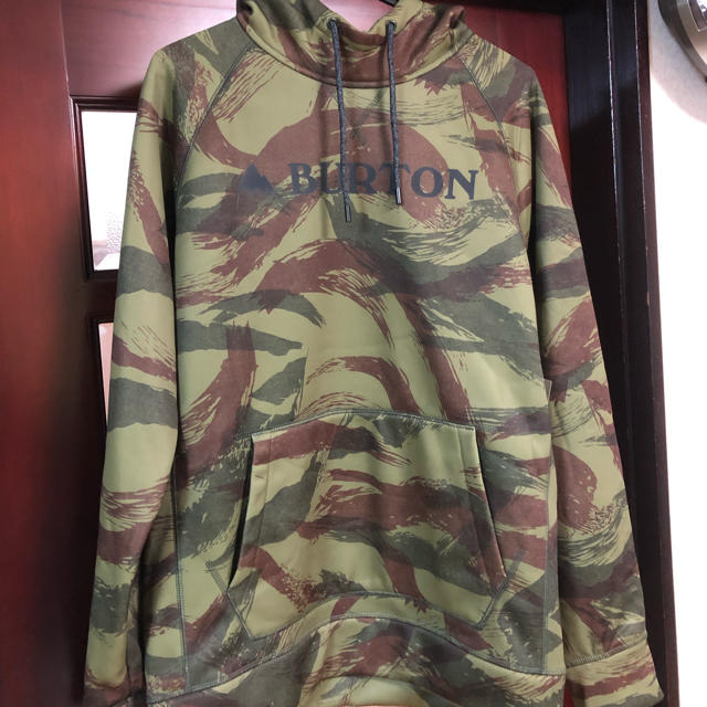 Burton (バートン) パーカー スノーウェア Mサイズ 迷彩柄 Burton (バートン) パーカー スノーウェア Mサイズ 迷彩柄