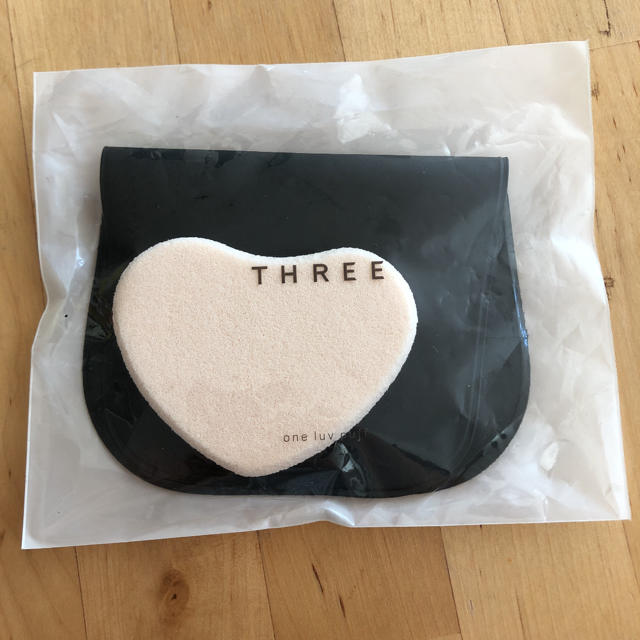 THREE(スリー)のTHREE ワンラヴパフ コスメ/美容のベースメイク/化粧品(その他)の商品写真