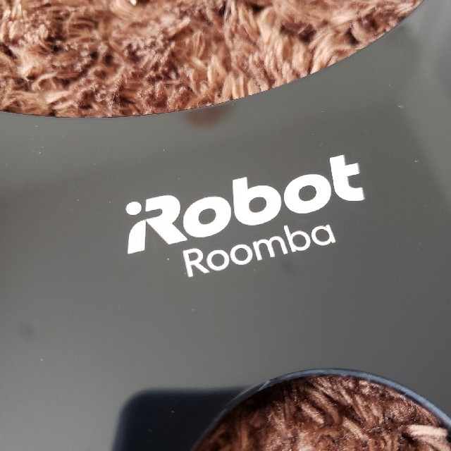 iRobot(アイロボット)の【新品、未開封】アイロボット　ルンバ　カバー　艶ありブラック スマホ/家電/カメラの生活家電(掃除機)の商品写真