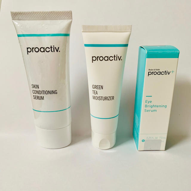 proactiv(プロアクティブ)のプロアクティブ★3種お試しセット 保湿液 目元用美容液 薬用美容液 コスメ/美容のキット/セット(サンプル/トライアルキット)の商品写真