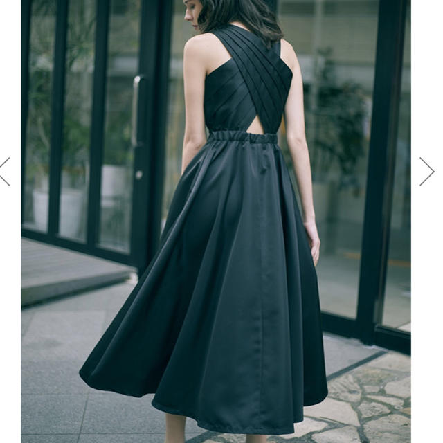 LADY TUCK FLARE DRESS 1