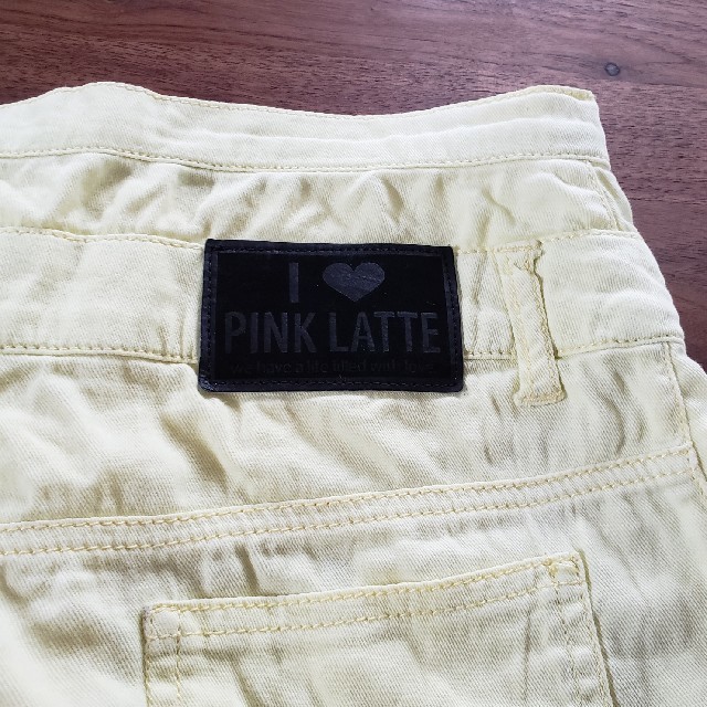 PINK-latte(ピンクラテ)のPINK LATTE パステルイエローのショートパンツ レディースのパンツ(ショートパンツ)の商品写真