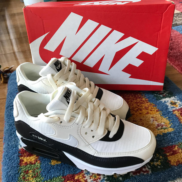 新品 NIKE エアーマックス90 23.0cm 熱販売 35%割引 www.toyotec.com
