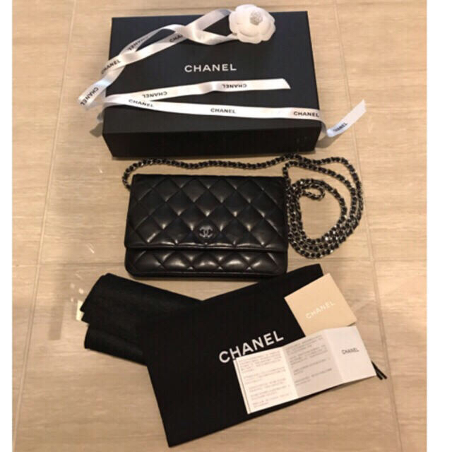 CHANEL(シャネル)のCHANEL シャネル　チェーンウォレット レディースのバッグ(ショルダーバッグ)の商品写真