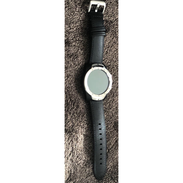 ティック ウォッチ・プロ　TicWatch Pro（シルバー色） メンズの時計(腕時計(デジタル))の商品写真