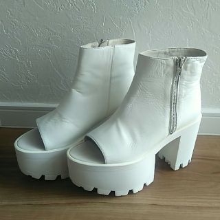 ジェフリーキャンベル(JEFFREY CAMPBELL)のジェフリーキャンベル　ショートブーツ(サンダル)