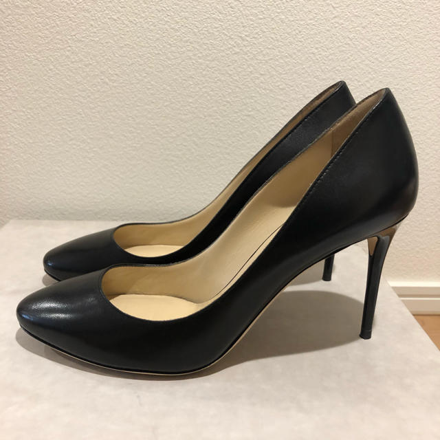 JIMMY CHOO(ジミーチュウ)の超美品❤️ JIMMY CHOO レザーパンプス 36.5 レディースの靴/シューズ(ハイヒール/パンプス)の商品写真