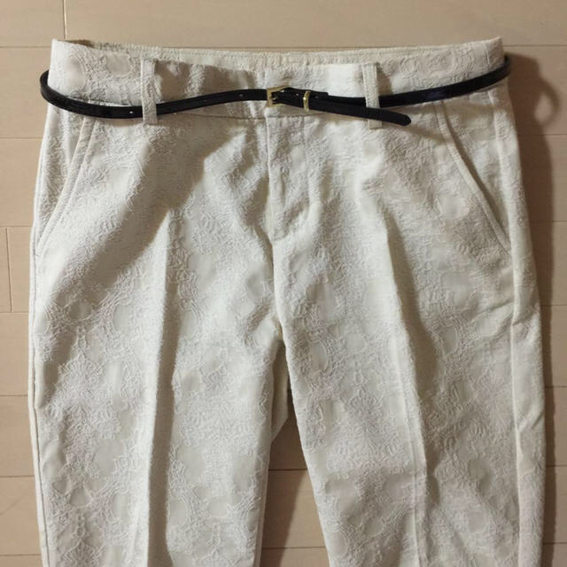 white damask pants レディースのパンツ(クロップドパンツ)の商品写真