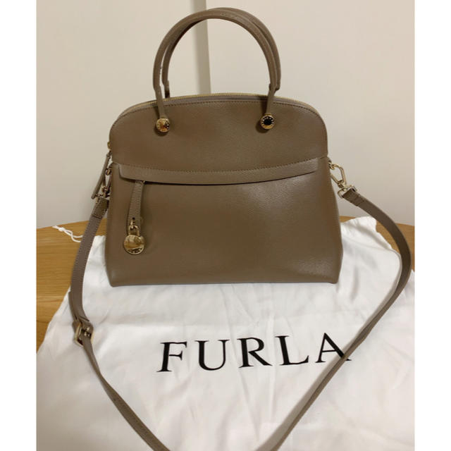 最終値下げ！FURLA フルラ パイパーM 2way ショルダーバッグレディース