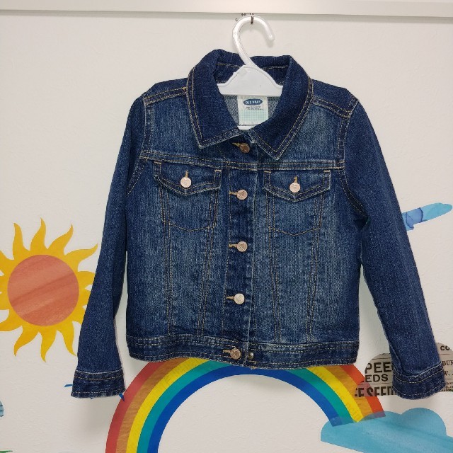 Old Navy(オールドネイビー)のOLD NAVYデニムジャケット110 キッズ/ベビー/マタニティのキッズ服男の子用(90cm~)(ジャケット/上着)の商品写真