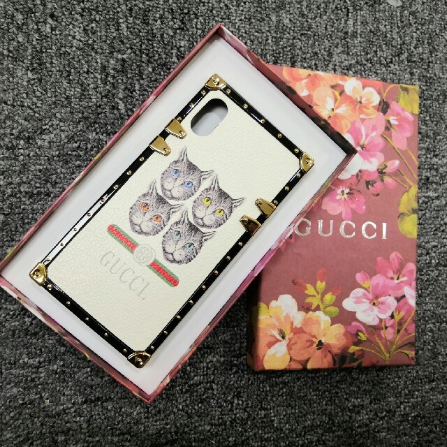 iphonケース 、 Gucci - Iphoneケース　グッチ  　
の通販 by あつ子^_^'s shop｜グッチならラクマ