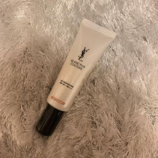 イヴサンローランボーテ(Yves Saint Laurent Beaute)の【美品】イヴ・サンローラン ブランクチュール UV50 BB SHADE(化粧下地)