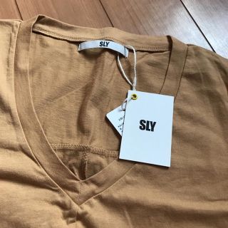 スライ(SLY)のSLY 新品 Tシャツワンピ♡ベージュ(カットソー(半袖/袖なし))