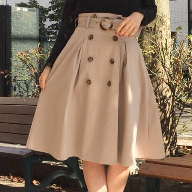 dazzlin(ダズリン)のdazzlin  トレンチ風スカート  ベージュ  サイズs レディースのスカート(ひざ丈スカート)の商品写真