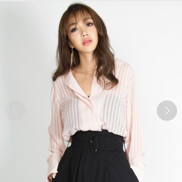 eimy istoire(エイミーイストワール)のsheer vneck shirt レディースのトップス(シャツ/ブラウス(長袖/七分))の商品写真