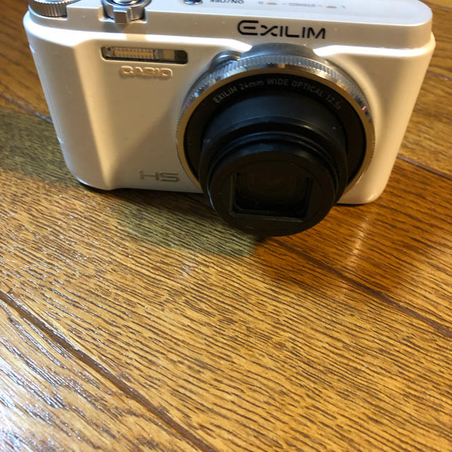 CASIO EXZR1300WEの通販 by muu's shop|カシオならラクマ - 美品❗️デジタルカメラ EXILIM 得価定番